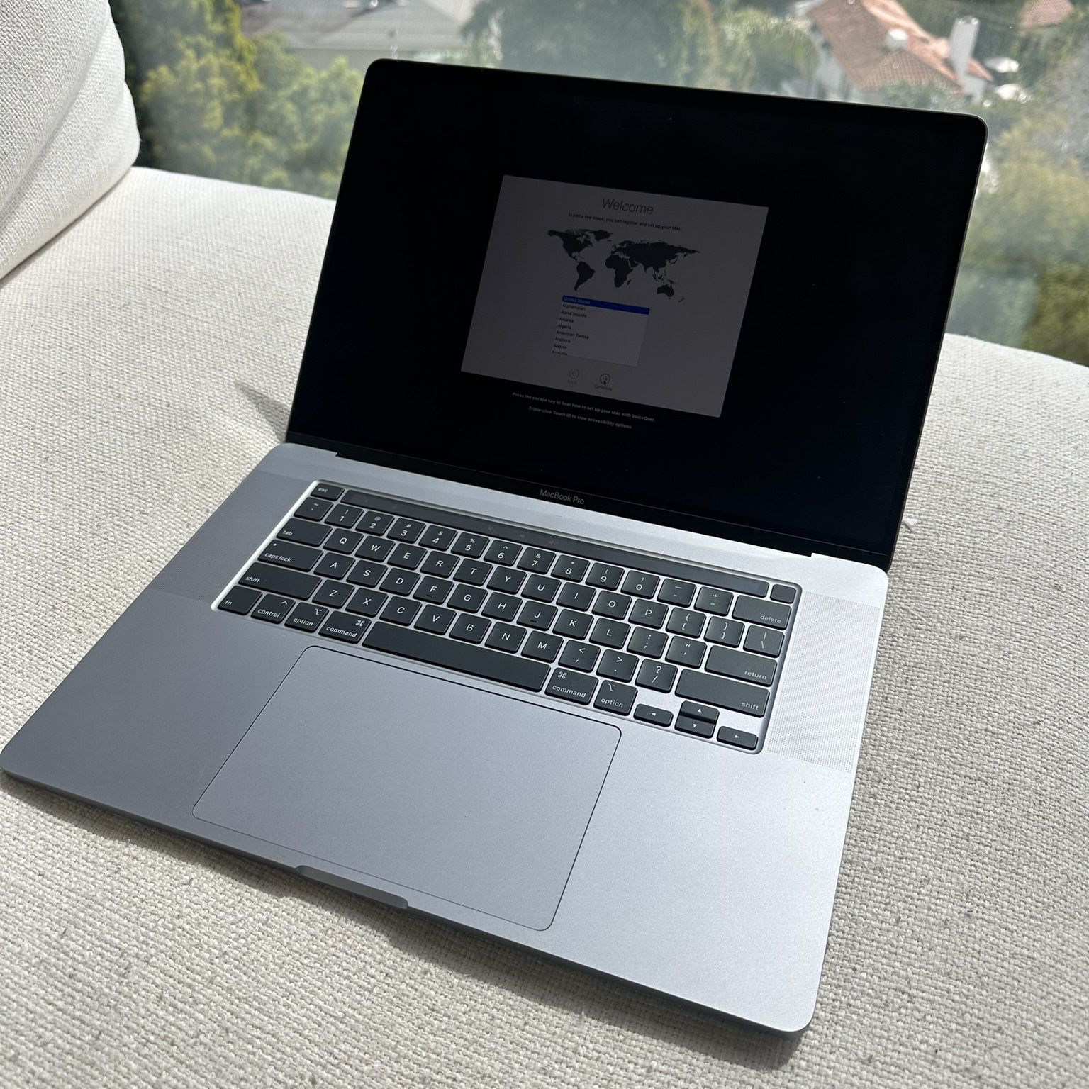 MacBook Pro 16 Inch