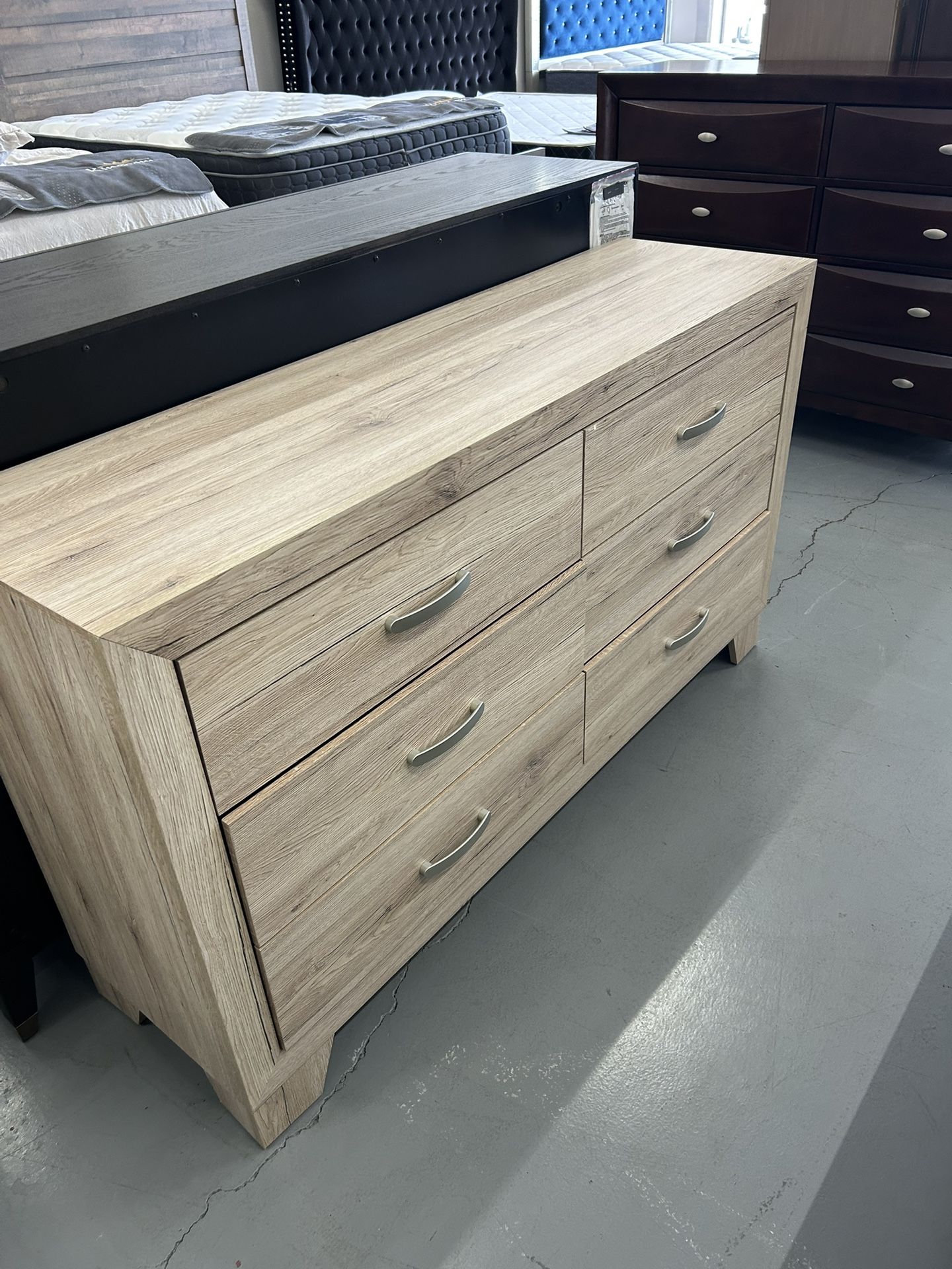 Solid Wood Dresser’s In Stock, Same Day Delivery