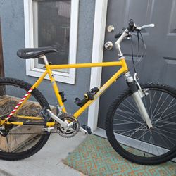 Specialized Mountain Bike With Suspension