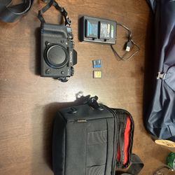 Fujifilm Xt3 With 2 64gb Memory Cards, 2 Battery’s with Charger And Case