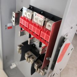 GREAT SHAPE Siemens GF325NRA 400 Amp Fusible Safety Switch 