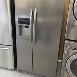 FRIGIDAIRE SIDE BY SIDE STAINLESS STEEL FRIDGE
