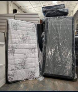 Twin Mattress and Boxspring / COLCHONES NUEVOS