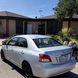 2011 Toyota Yaris - Clean Title