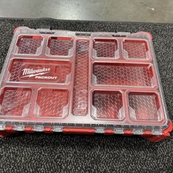 Milwaukee Pack out