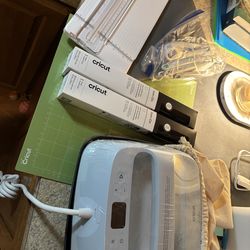Cricut lot