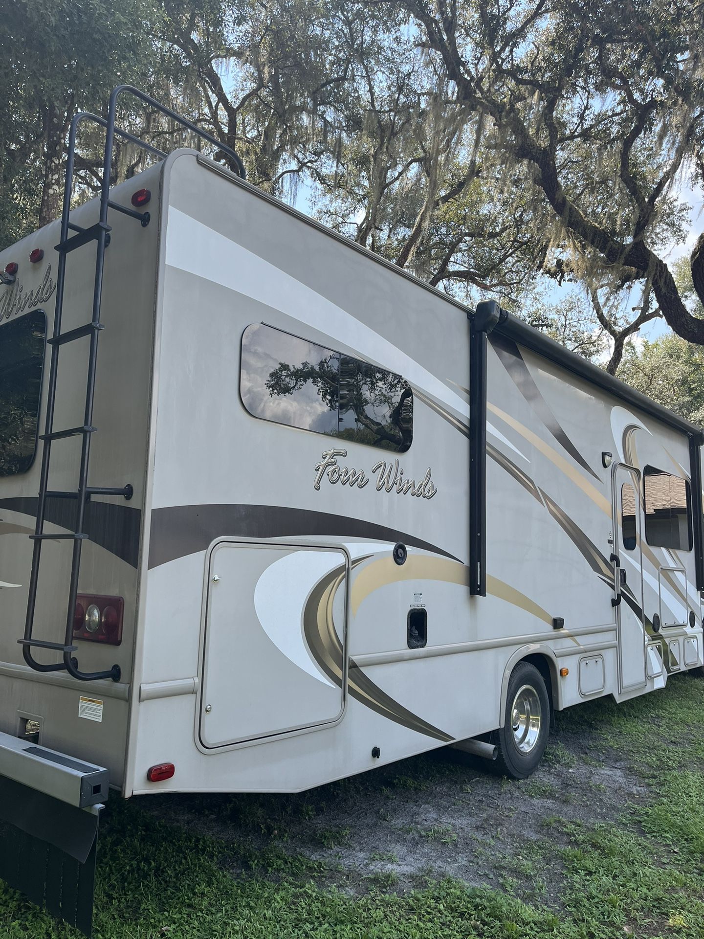 2015 31 Ft  Ford RV