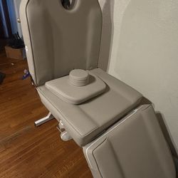 Massage/ Eyelash Chair !