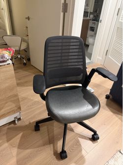 Steelcase Series 1 Ergonomic Office Chair - Like New