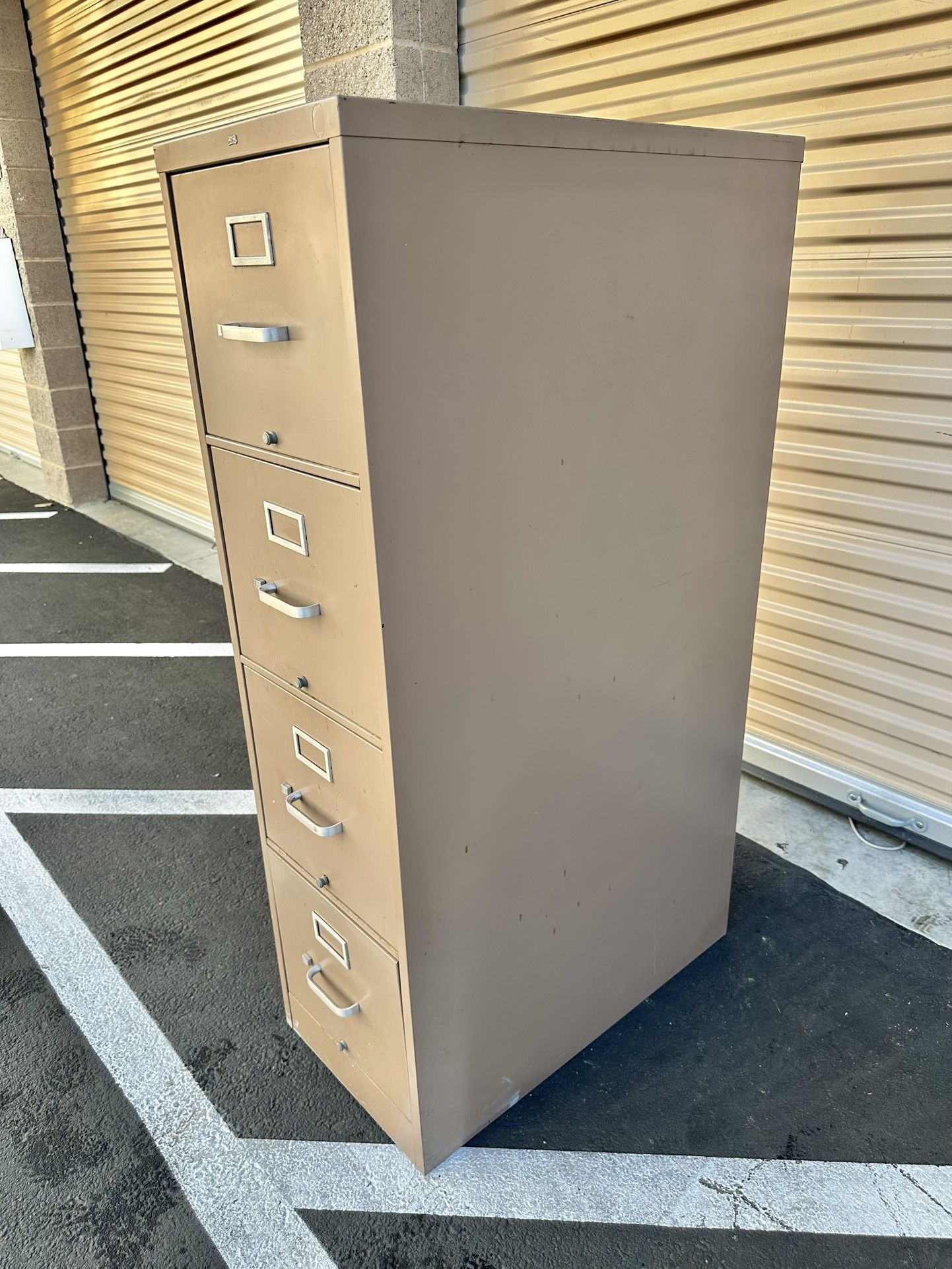 (HON) Metal File Cabinet / Gabinete De Metal