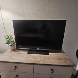 2 Vizio 38" Tvs 