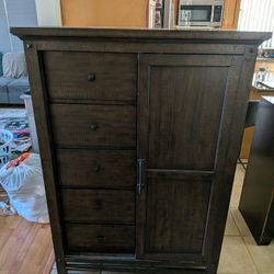 Wood Hutch