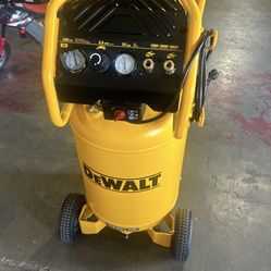 Dewalt 20Gallon 200PSI Compressor