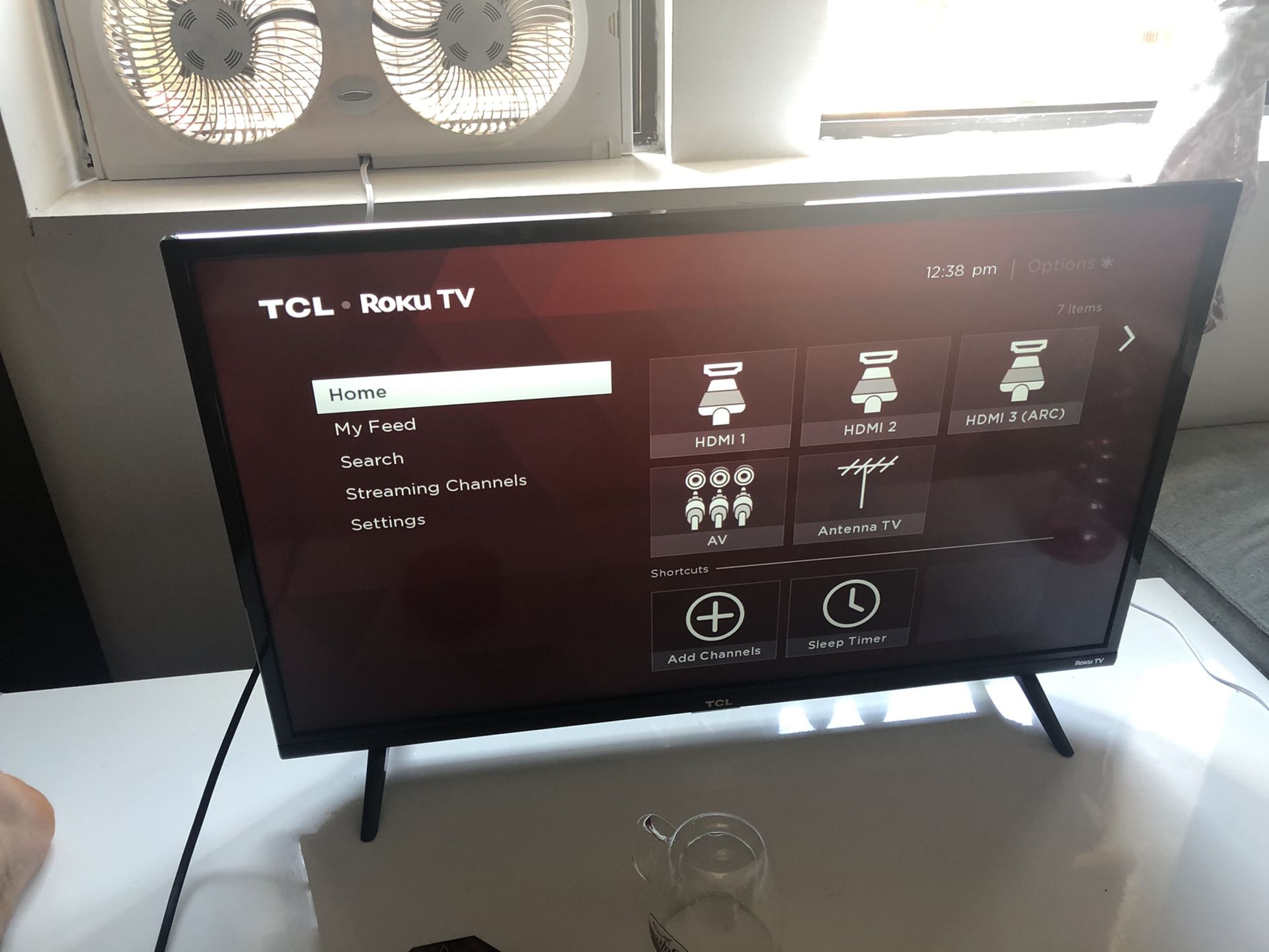 TCL ROKU Tv 32