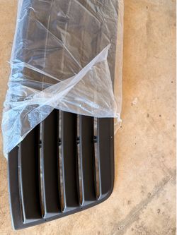 Dodge car louver