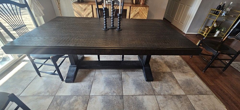 Beautiful Barn style Dining table
