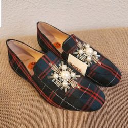 New Flat Christmas Choose Sz 5.5 