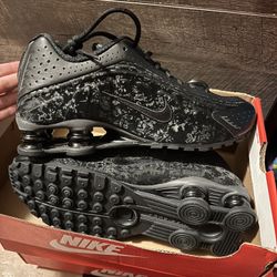 Shox R4 Women Size 9