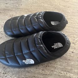 The North Face Men’s THERMOBALL™ Traction Mules-size 12