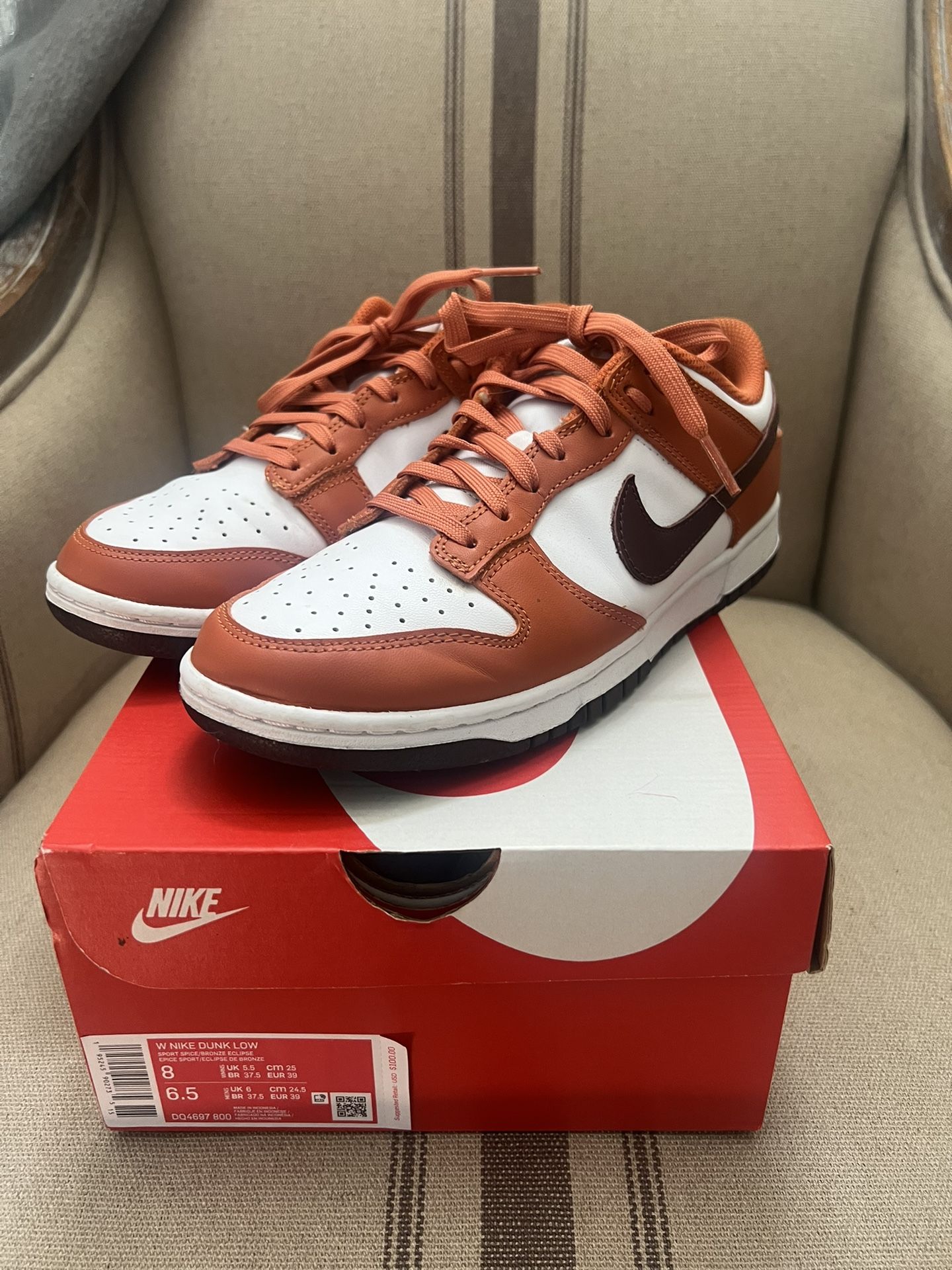 Nike Dunk Low Used Size 6.5 Or Wmns 8 for Sale in San Jose, CA