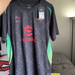 New Puma x Off White AC Milan Prematch jersey Large 