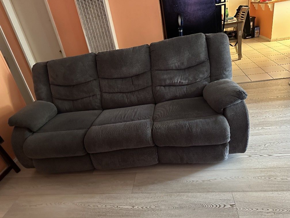 Like New Double Recliner 3 Seater Sofa Couch
