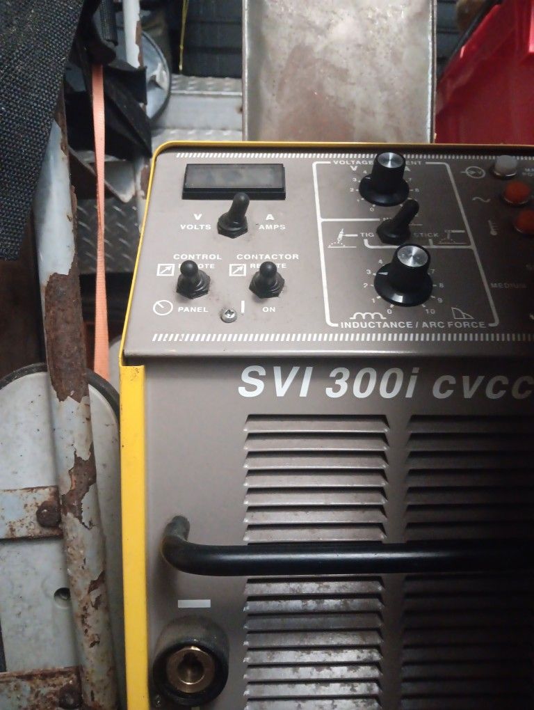 ESAB welder SVI 300i Cvcc