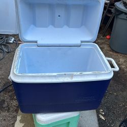Rubbermaid Ice Cooler