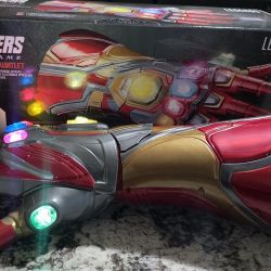 Marvel Legends Series Emdgame Iron Man Nano Gauntlet Articulated Electronic Fist