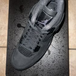 Black Cat Jordan Retro 4. Brand New DS !!!!