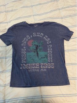 Women’s Graphic Tees Bundle – Pink Floyd, Ivory Ella, Parks Project + FREE ITEMS