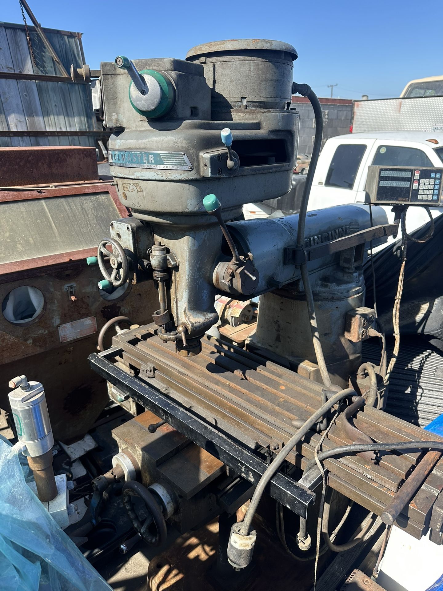 TOOLMASTER Vertical Milling Machine