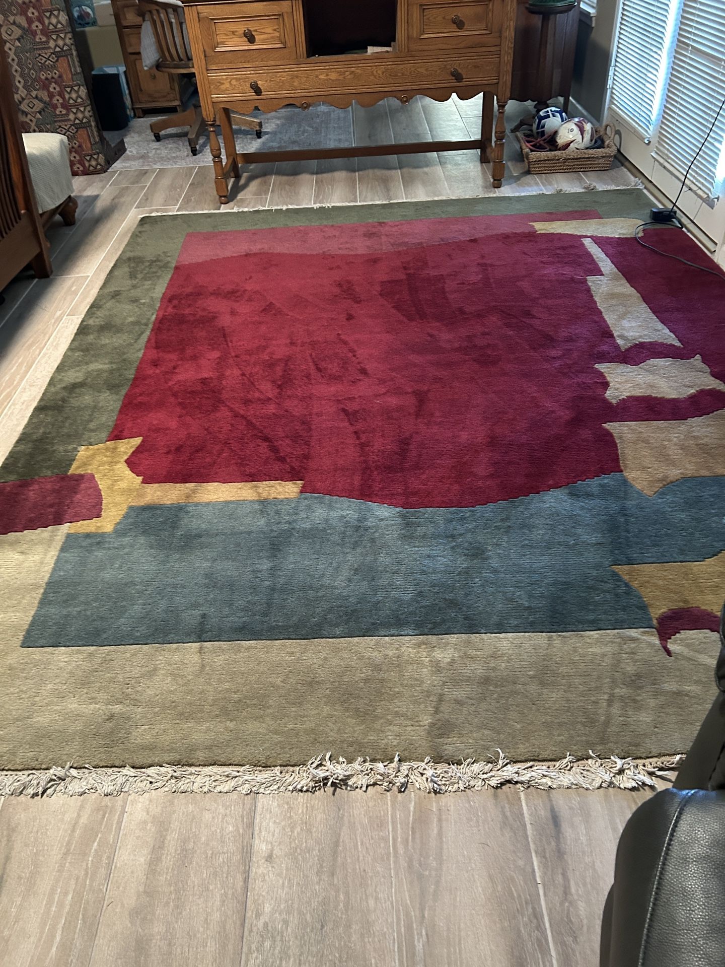 Hand Tied 8’ X 10” Wool Rug