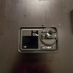 DJI Action 4 w/ 256 GB SD Card and accessories 