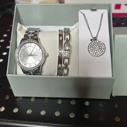 Hers Yaamava Quartz Collection 