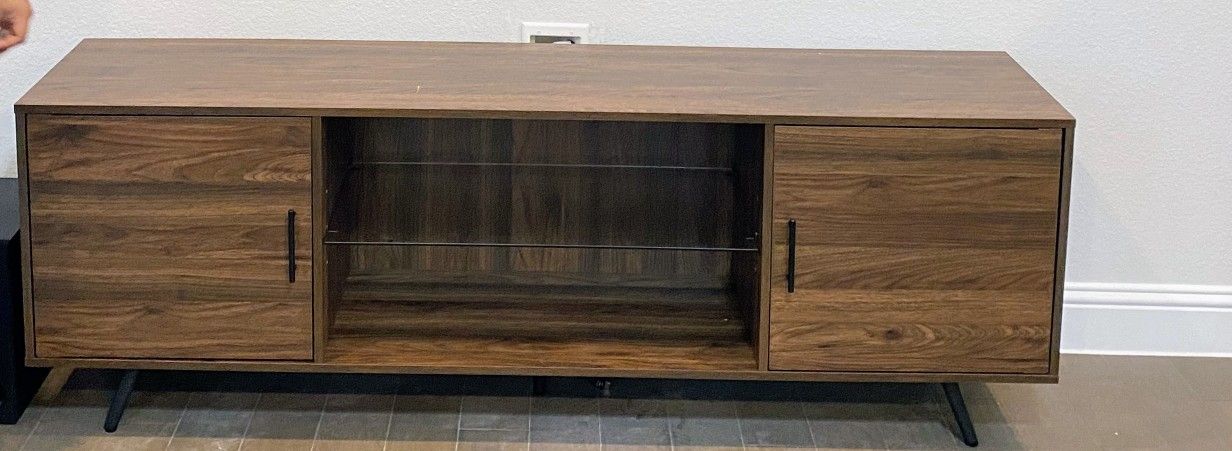 Wade Logan Bulhary 70" tV stand