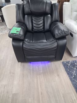 *Ad Special!!!*---Titanic Sleek Leather Power Reclining Chairs---Now $649!!!---Delivery/Financing Available👌