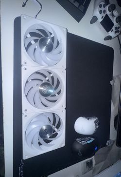 Lian Li UNI Fan CL120 ARGB 120mm PWM Fans