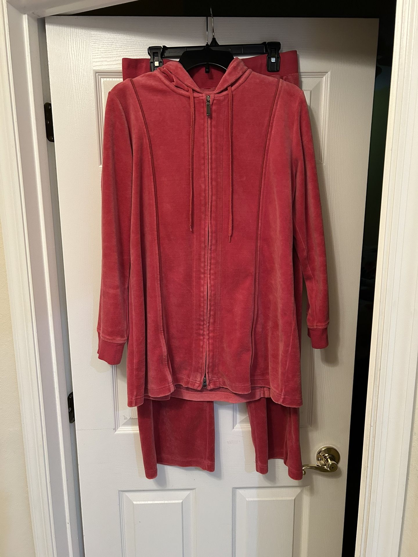 Cabi Women’s Hooded Jacket And Pants