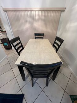 Dining Table Set with 4 Chairs