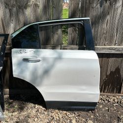 2019-23 Cadillac Xt4 Rear Right Door With Handle Light