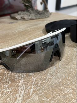 Oakley meta vanguard glasses