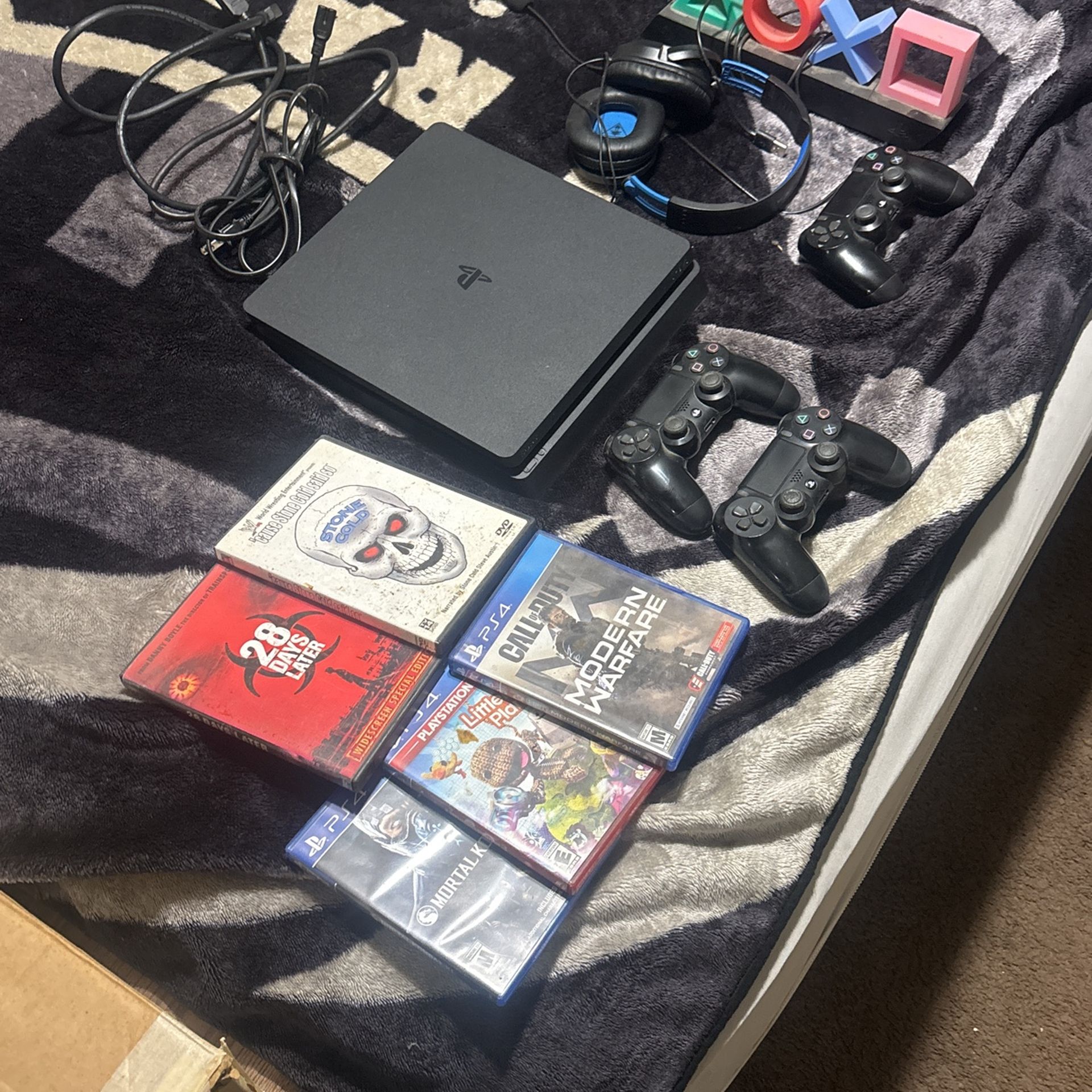 PS4 Slim console bundle