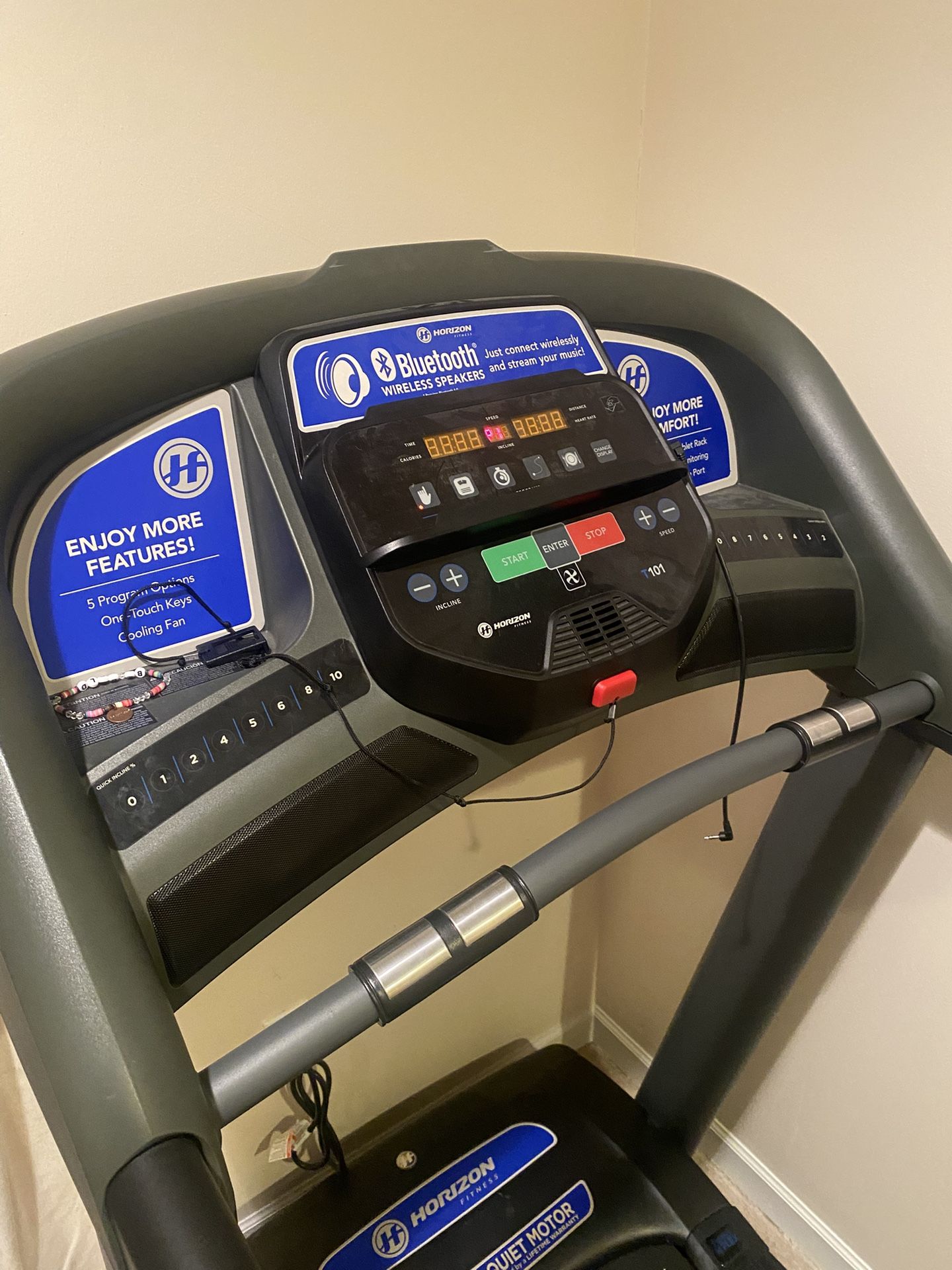 Horizon Fitness T101 Treadmill for ale