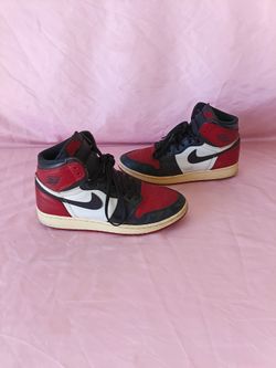 Air Jordan 1 Shoes 6.5Y Youth Kids Black Red Retro High OG Bred Toe 575441-610