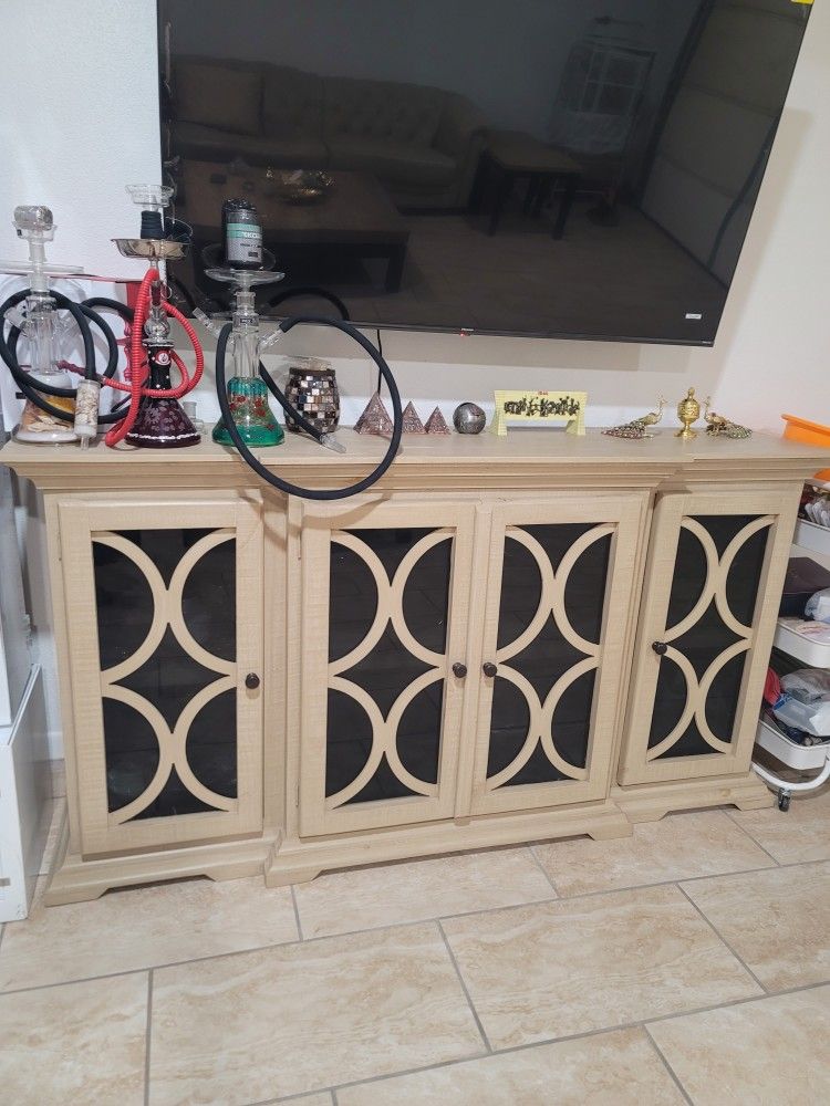  t v table Antry 