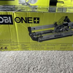 RYOBI 18v 5-1/2 FLOORING SAW