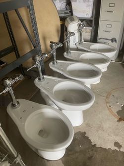 Commercial Flushometer Toilets