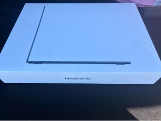 New open box Apple MacBook Air 15” m5 16GB RAM 512gb midnight 1 year Apple warranty