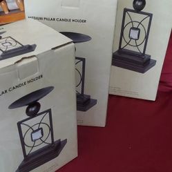 Three pillar candle holder